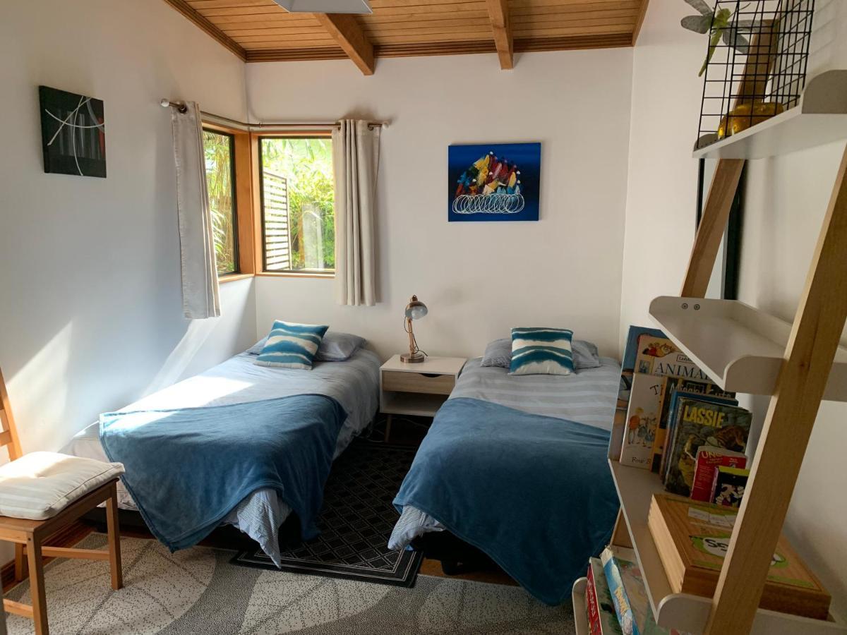 Treetop Hideaway - Taupo Holiday Home Экстерьер фото